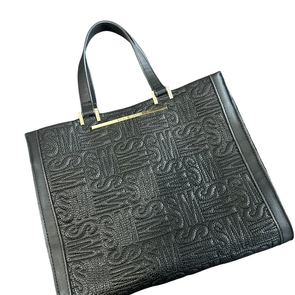 Steve Madden Purse,  Embossed SM all over print, black, gold hardware - Picture 5 of 8